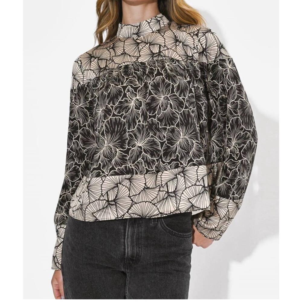 Adelyn Rae NWT S‎ BLOUSE
